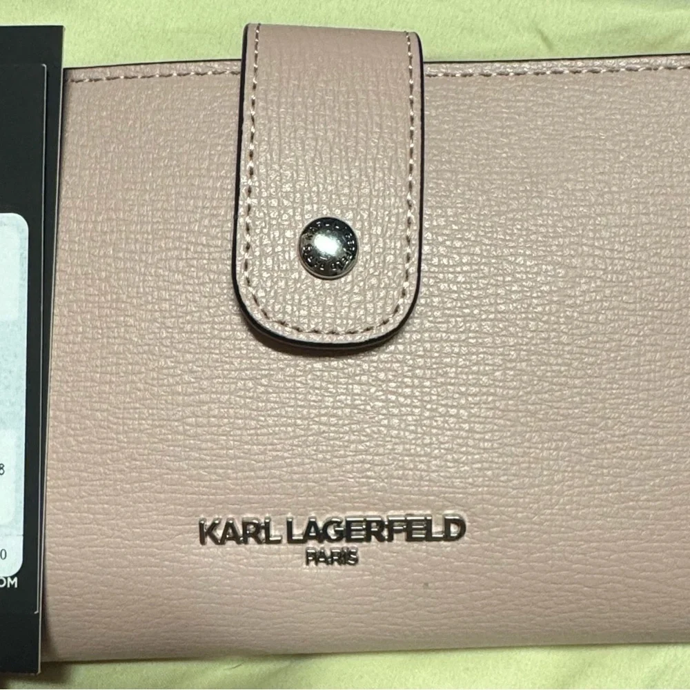 Karl Lagerfeld - Picture 1 of 3